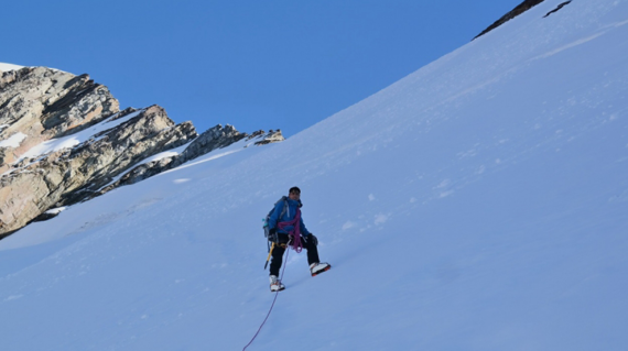 Trekking to Friendship Peak