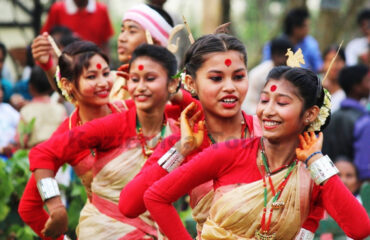 assam tribal dance