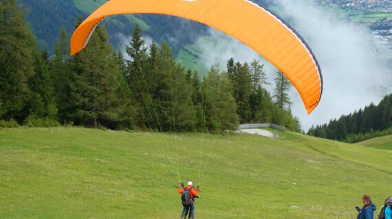 Paragliding at Bir-Billing