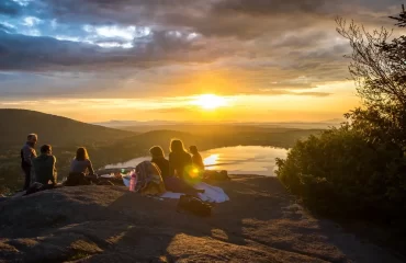 couple-enjoying-sunset-in-palampur-himachal-pradesh